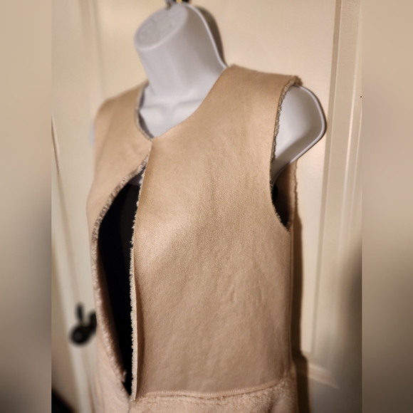 YAYA woman's beige faux suede/wool long vest size 36 or XS/S - Picture 2 of 8